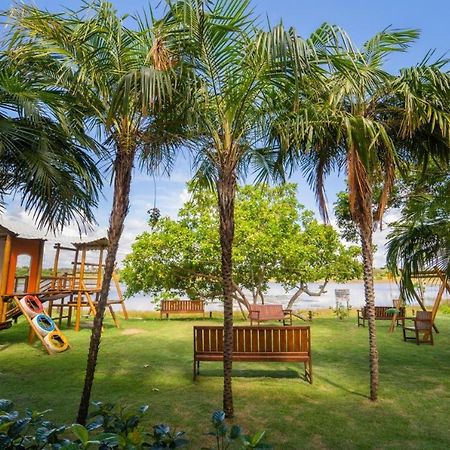 Apto Guarajuba Praia Condominio Porto Smeralda-100 Metros Da Praia Ngoại thất bức ảnh